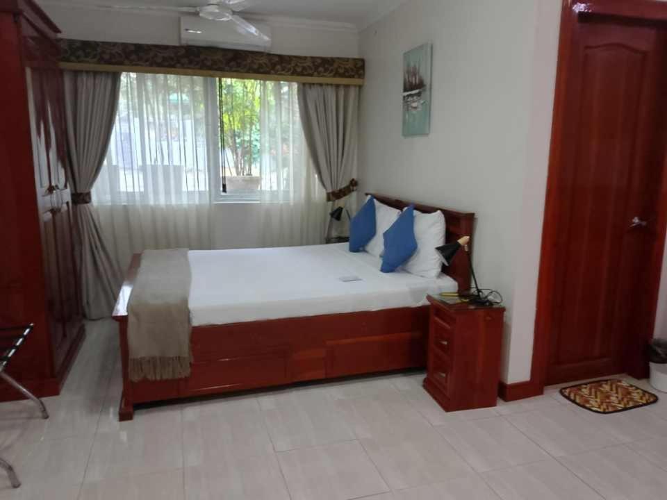 Ocean Breeze Resort Toledo Exterior photo